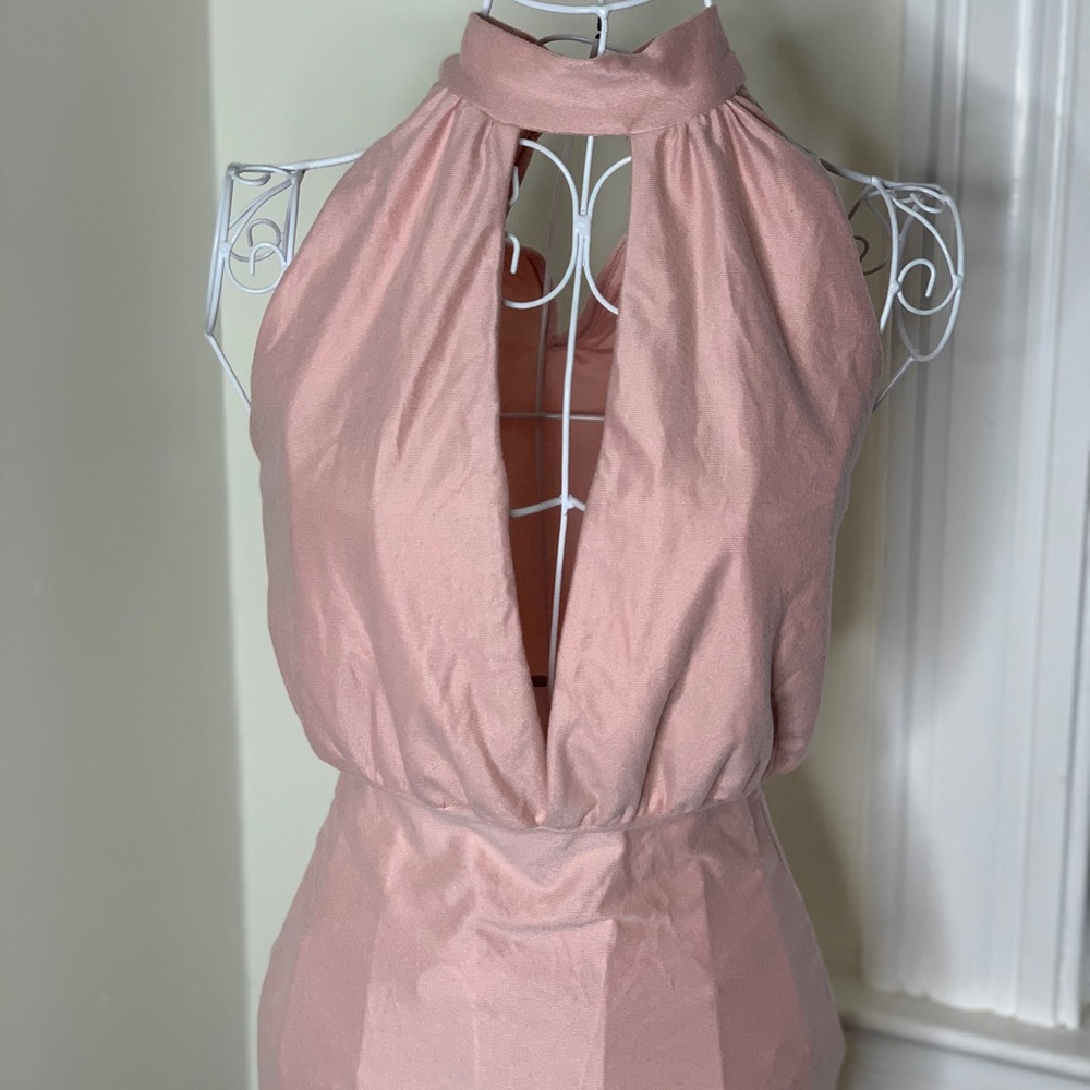 Keyhole middle mini bodycon dress